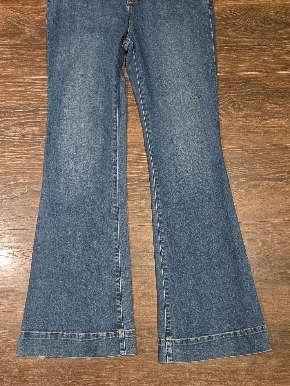 ❤️ ANN TAYLOR HIGH RISE FLARE JEANS, 10 (30) - Picture 4 of 8